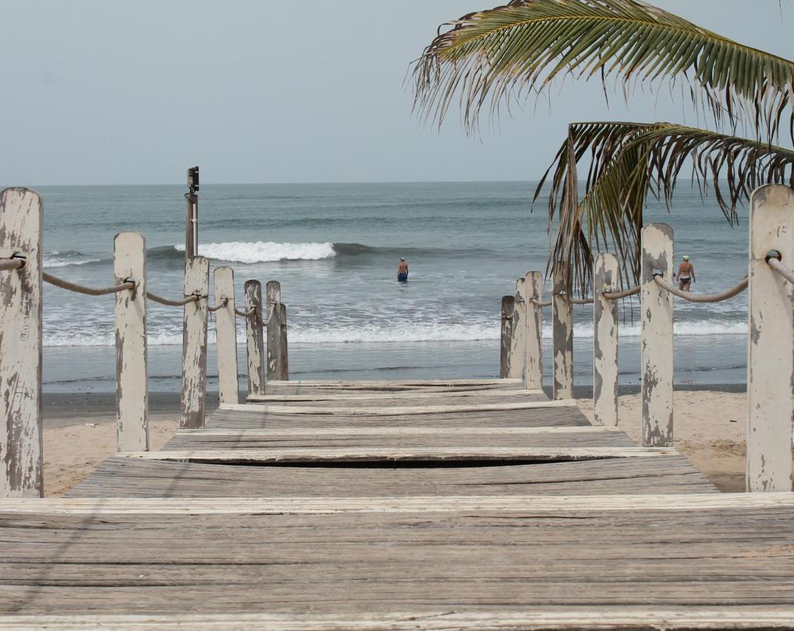 Djembe Beach Resort Kololi Esterno foto