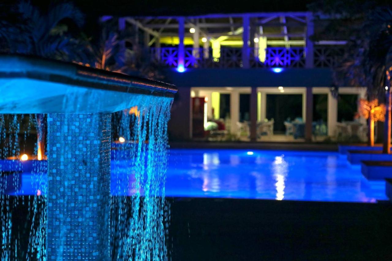 Djembe Beach Resort Kololi Esterno foto