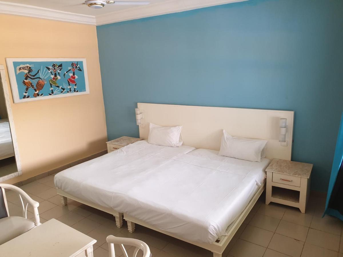 Djembe Beach Resort Kololi Esterno foto