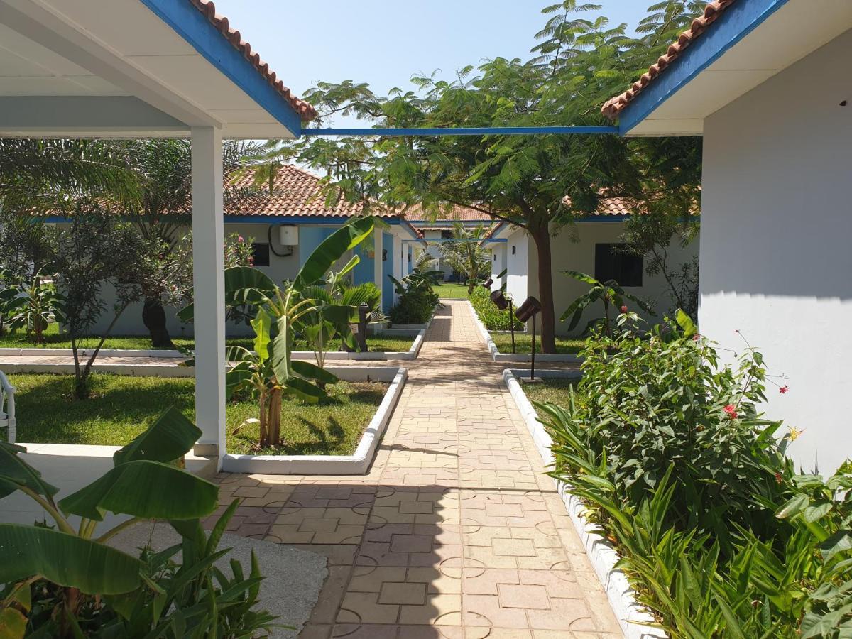 Djembe Beach Resort Kololi Esterno foto