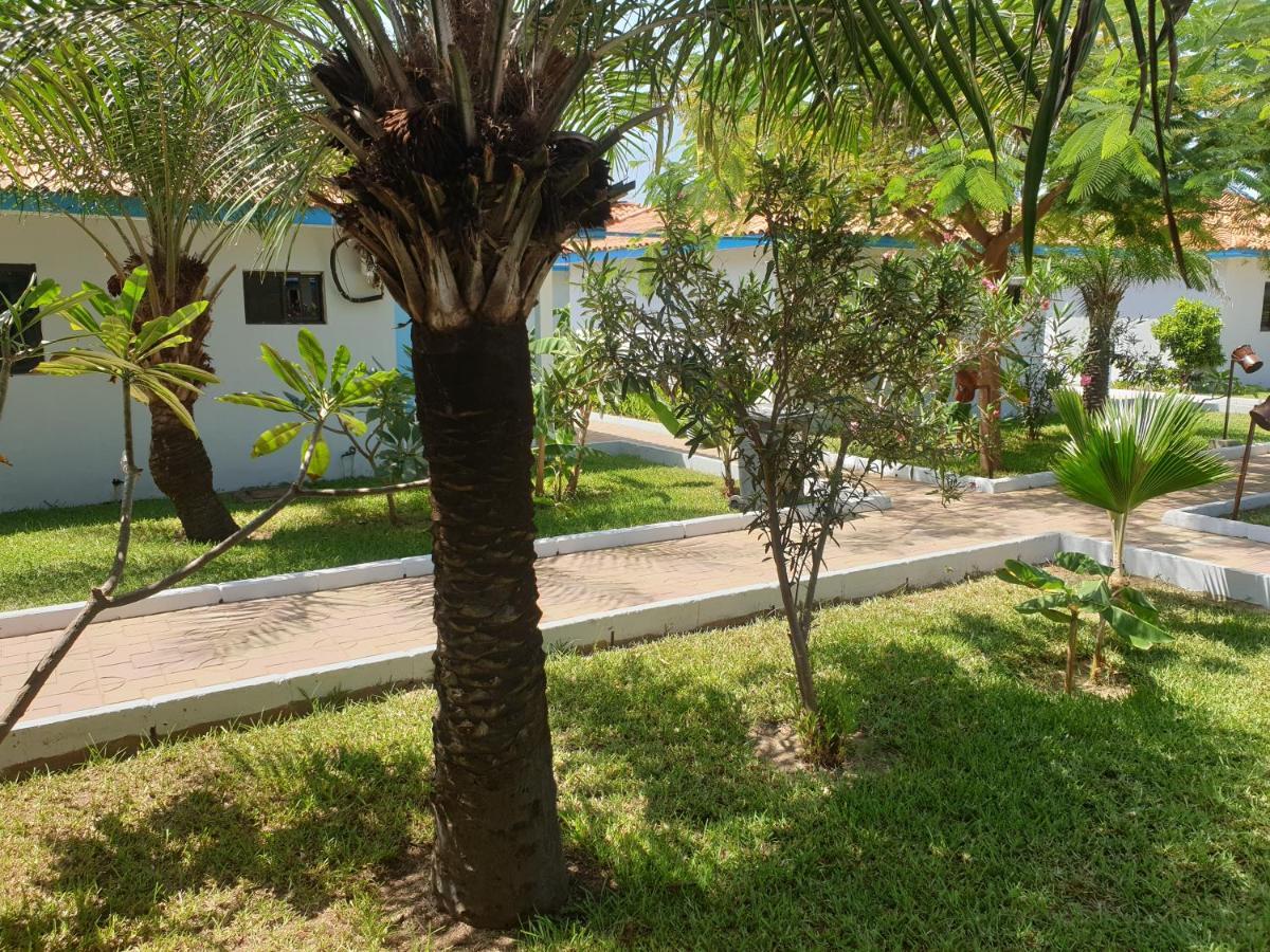 Djembe Beach Resort Kololi Esterno foto