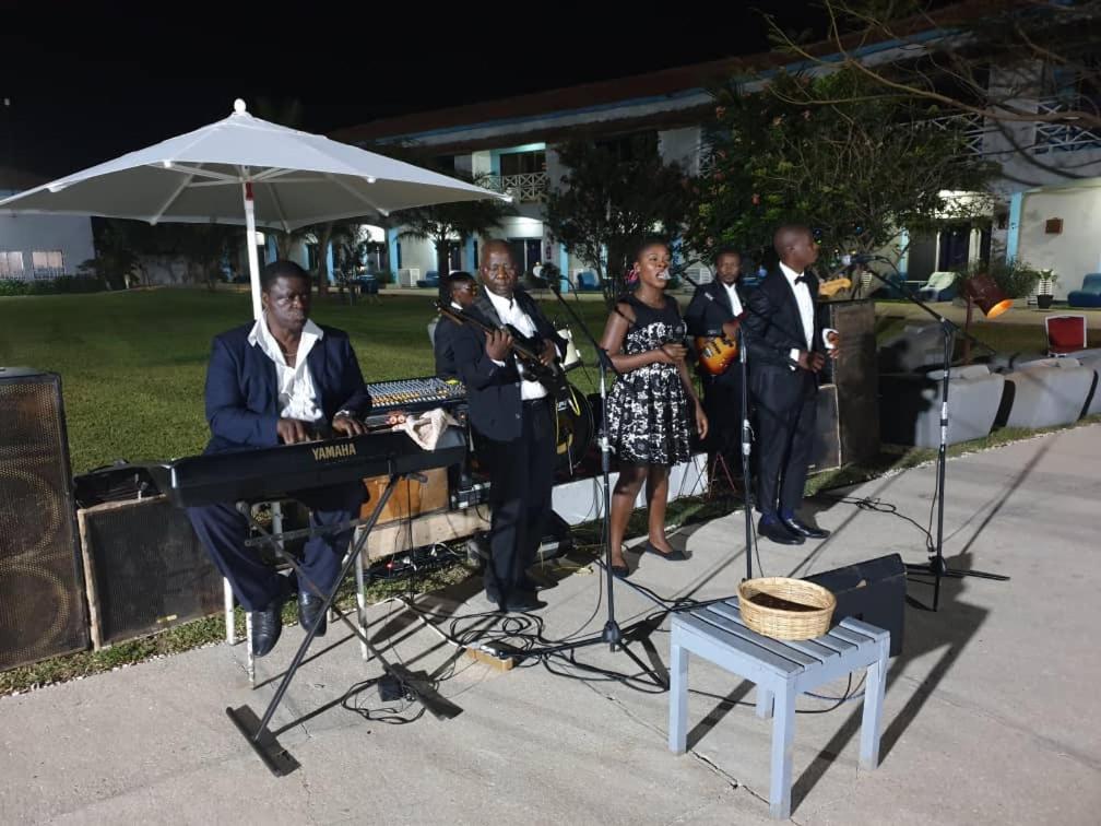 Djembe Beach Resort Kololi Esterno foto